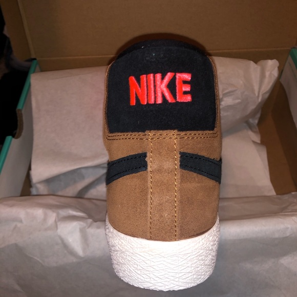 SOLD OUT - Picture 3 of 8